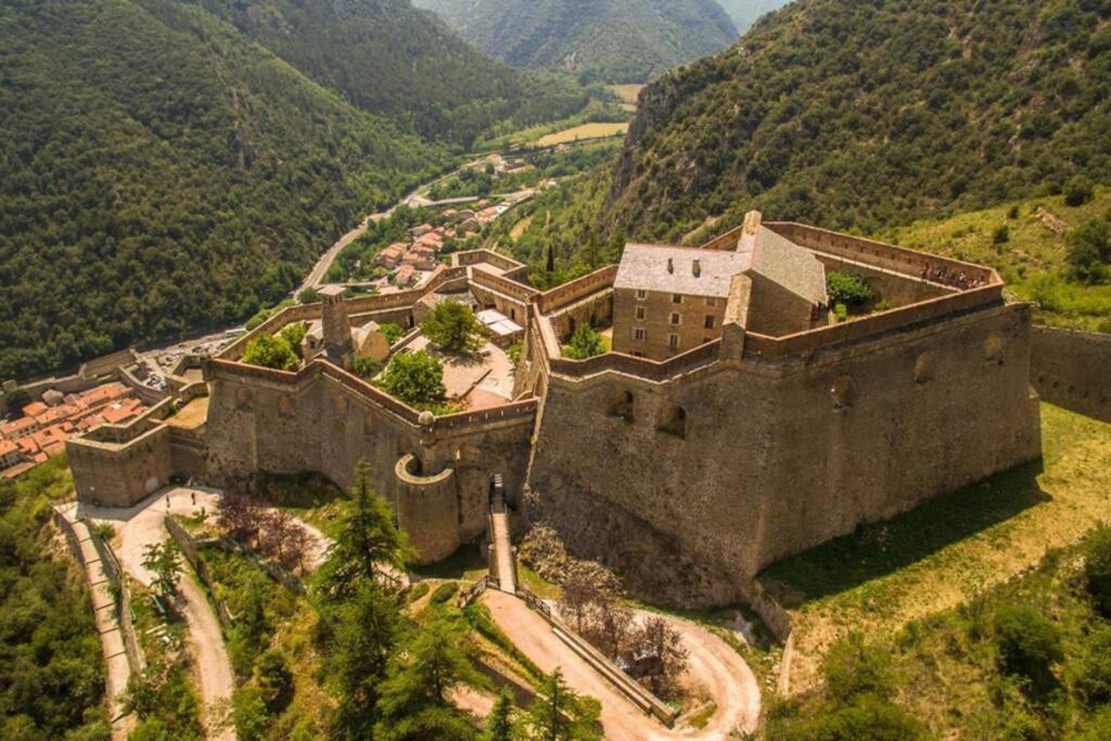 Les Maisons Du Conflent, Maisons Familiales En Pierre Au Coeur Des Remparts Villefranche-de-Conflent Exteriör bild