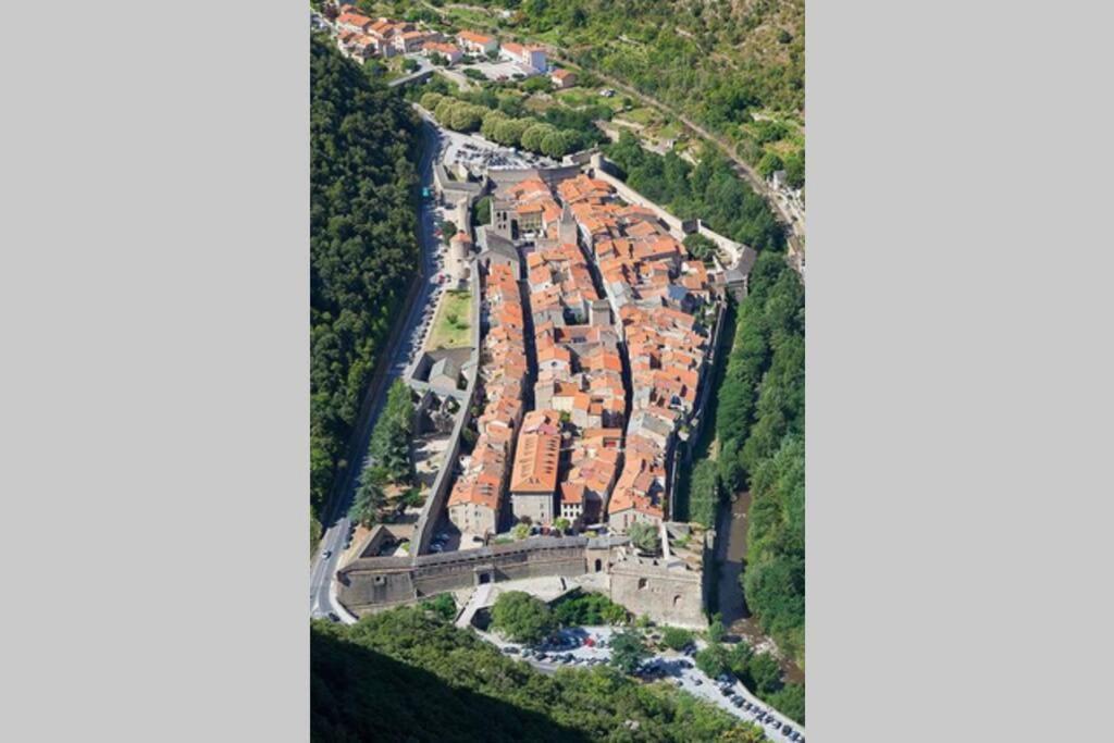 Les Maisons Du Conflent, Maisons Familiales En Pierre Au Coeur Des Remparts Villefranche-de-Conflent Exteriör bild