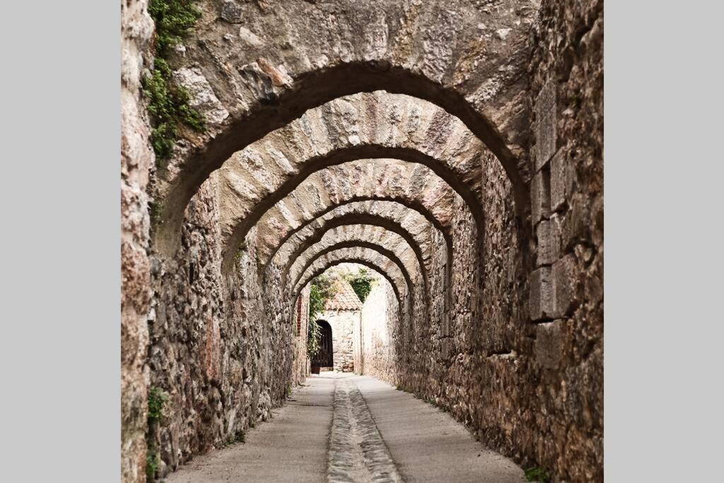 Les Maisons Du Conflent, Maisons Familiales En Pierre Au Coeur Des Remparts Villefranche-de-Conflent Exteriör bild